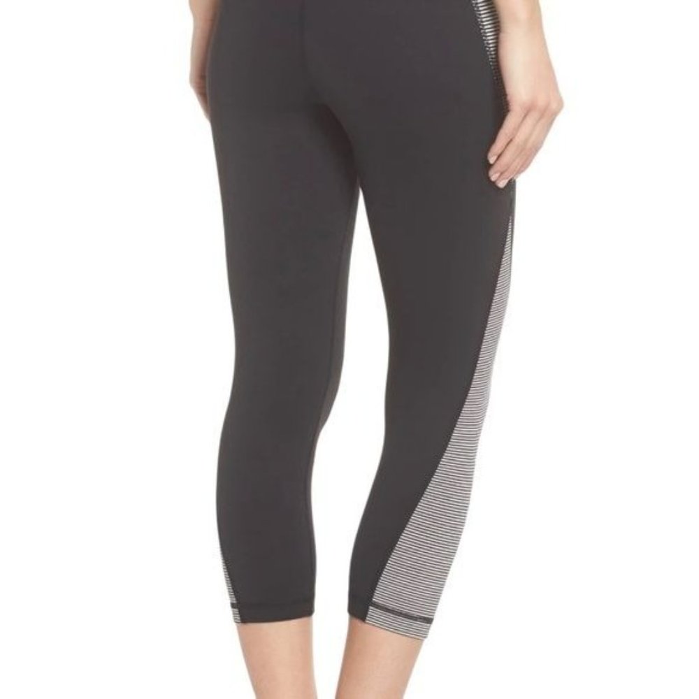 Zella High Waist Crop Leggings Stripe in Black and White Size Large - Picture 4 of 10